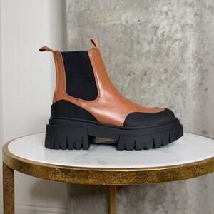 Steve Madden Tan and Black Chunky Platform Ankle Boots